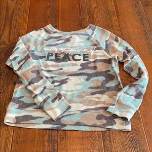 Peace Love World Girls size 10 Camo Fleece